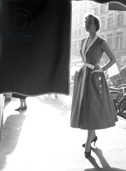 5949207 Fashion: Roberto Capucci Spring/Summer collection, Rome, Italy, 1953 (b/w photo); © Federico Garolla; .