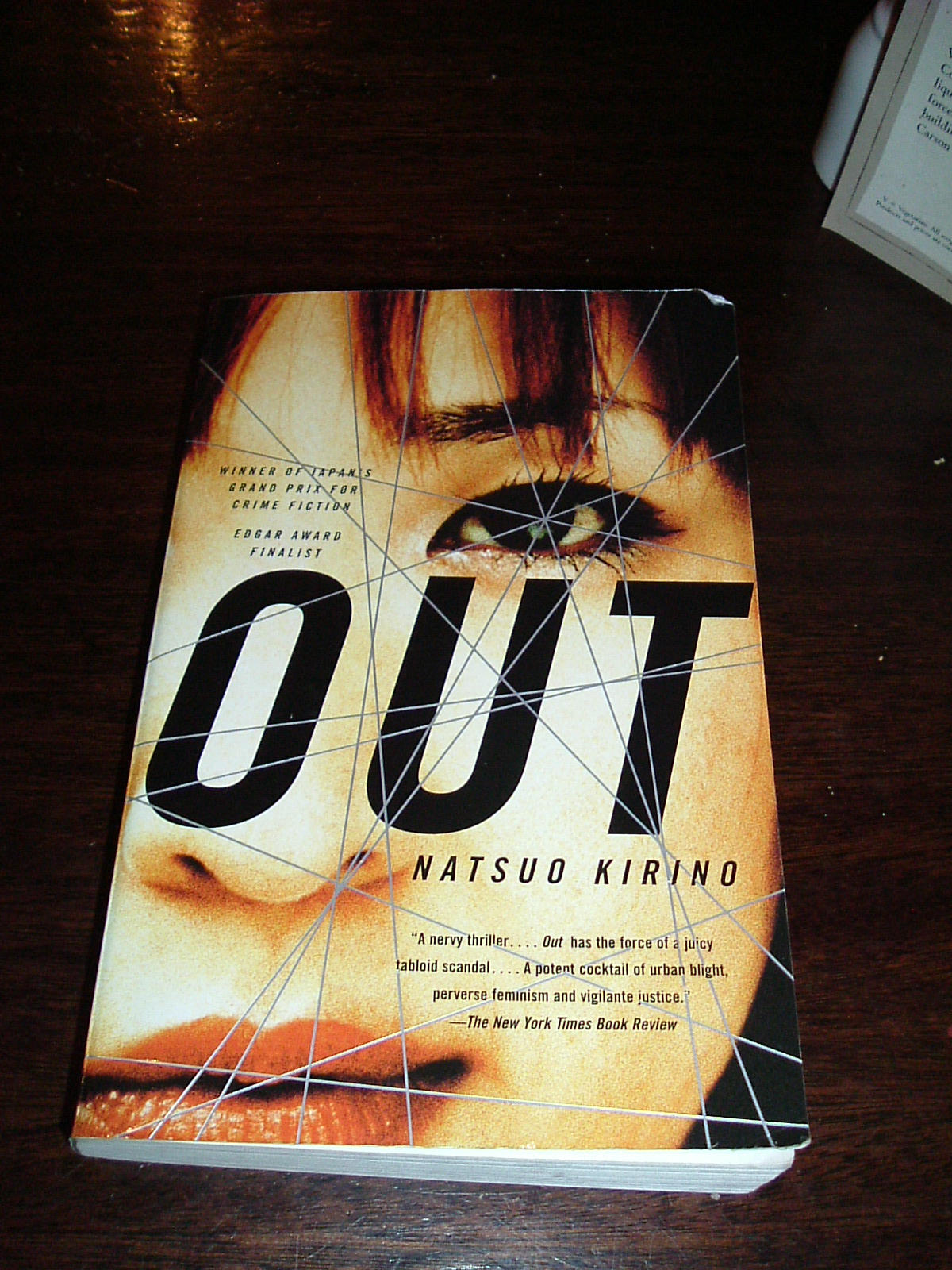 La copertina di Out, di Natsuo Kirino.