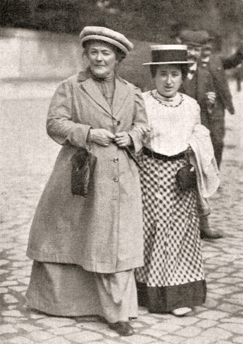  Clara Zetkin e Rosa Luxemburg, 1910.