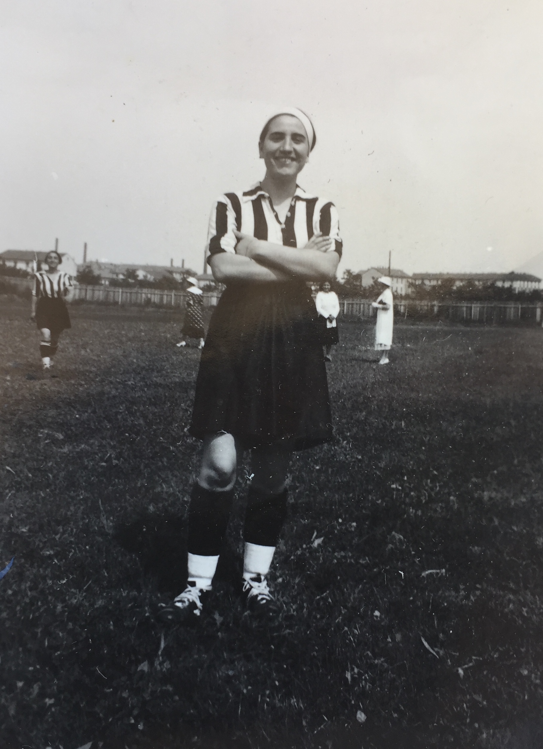 Con la maglia da calcio del GS Cinzano, estate 1933
