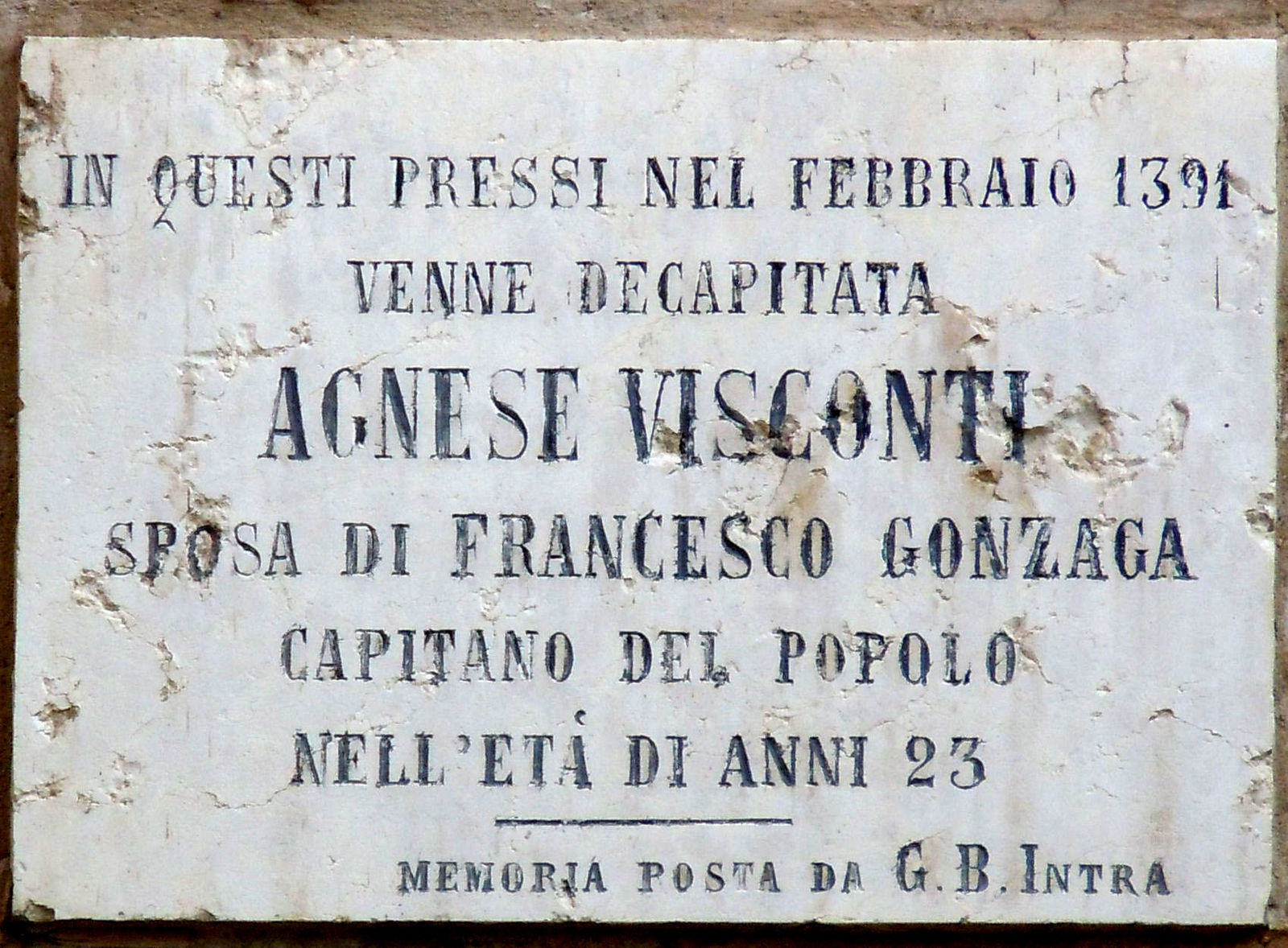 Mantova, lapide ad Agnese Visconti.