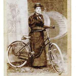 Annie Kopchovsky (Annie Londonderry) Riga 1870 - New York 1947