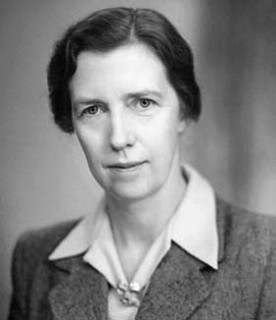 Mary Lucy Cartwrigh. Fonte: <a href=https://mathshistory.st-andrews.ac.uk/Biographies/Cartwright/>MacTutor History of Mathematics Archive</a>.