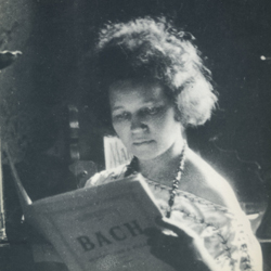 
 Antonietta Raphael Mafai, 1918 
