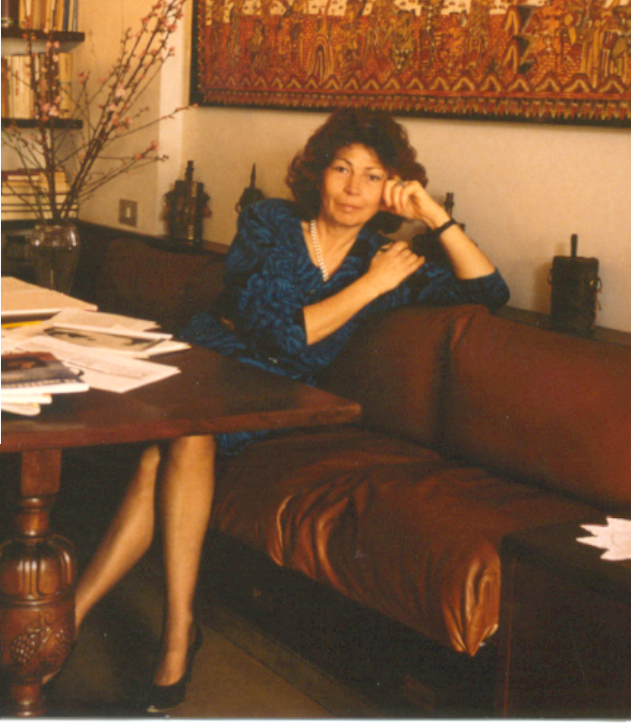 Giovanna Cavazzoni in casa.