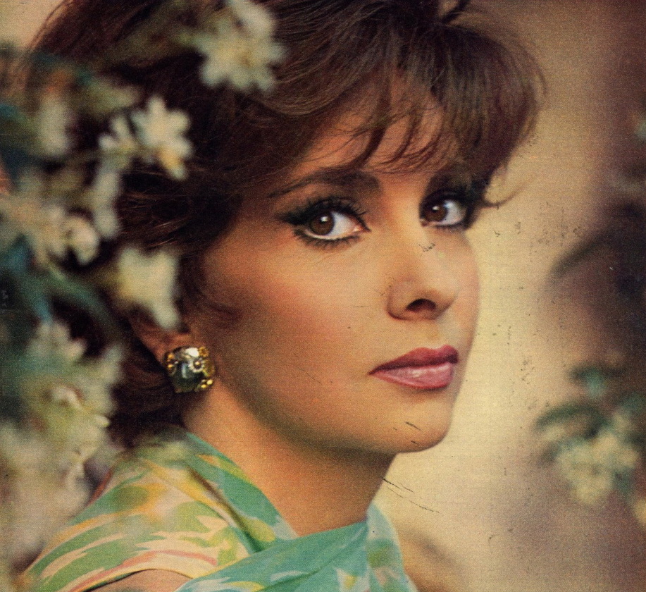 Gina Lollobrigida fotografata da Chiara Samugheo per Radiocorriere, nel 1965.