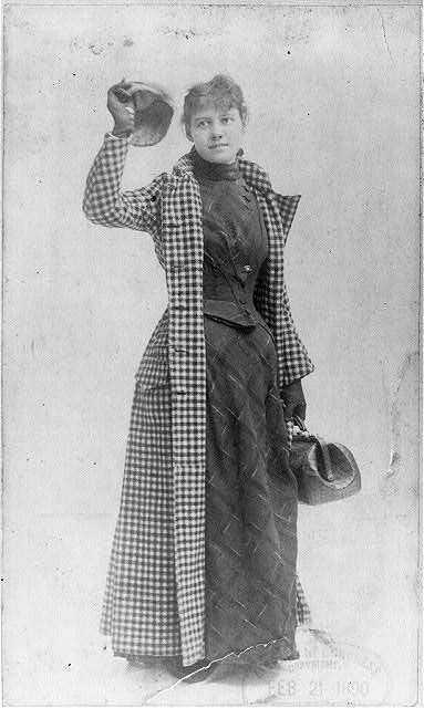  Nelly Bly durante il giro del mondo, 1889 circa. 
