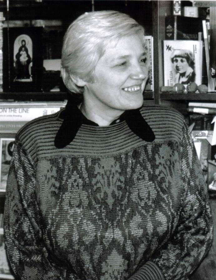 La poetessa Lyubov Sirota a casa sua, nel 2004.
