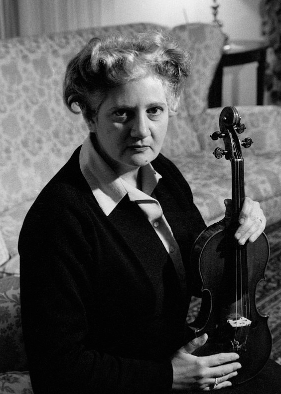 Gioconda de Vito nel 1961. Immagine in pubblico dominio. Fonte: Wikimedia Commons.