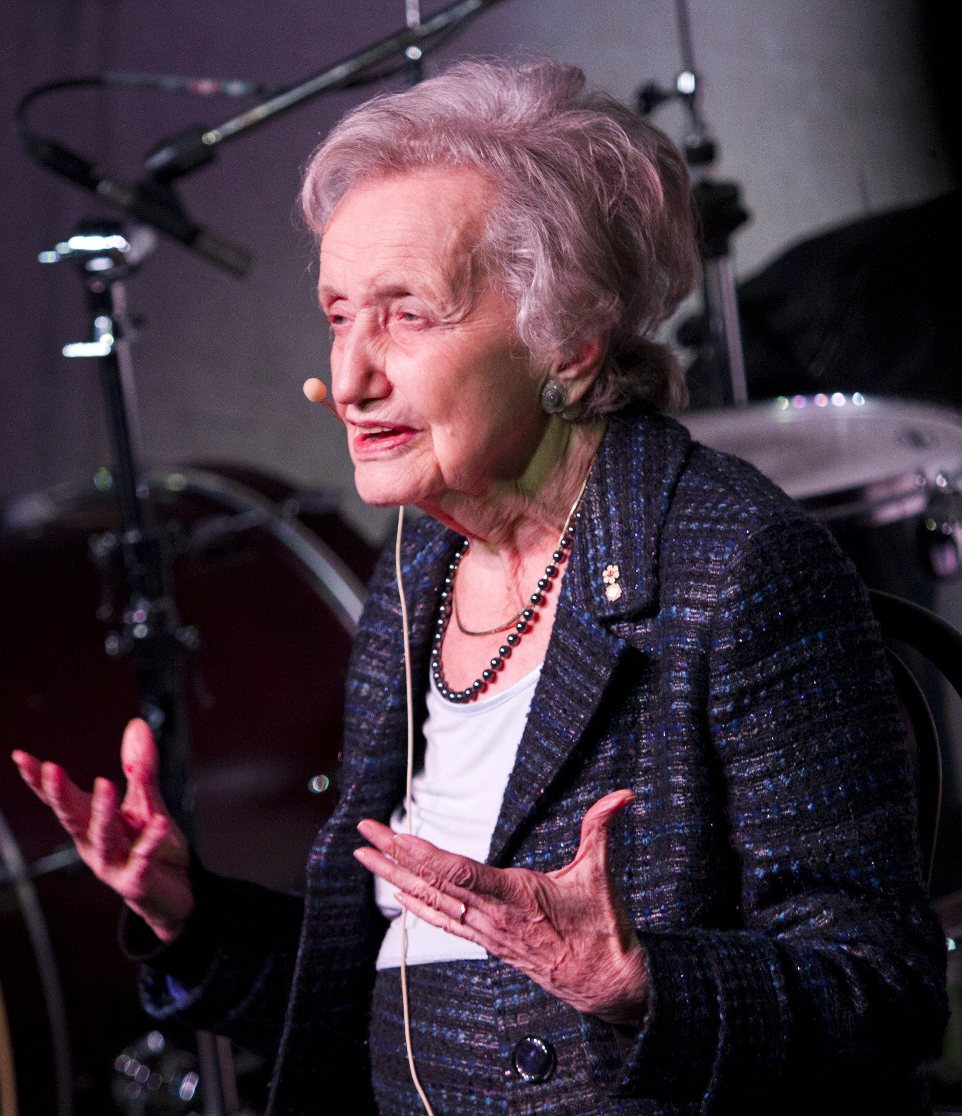 Brenda Milner al TEDxMcGill, 2011. 