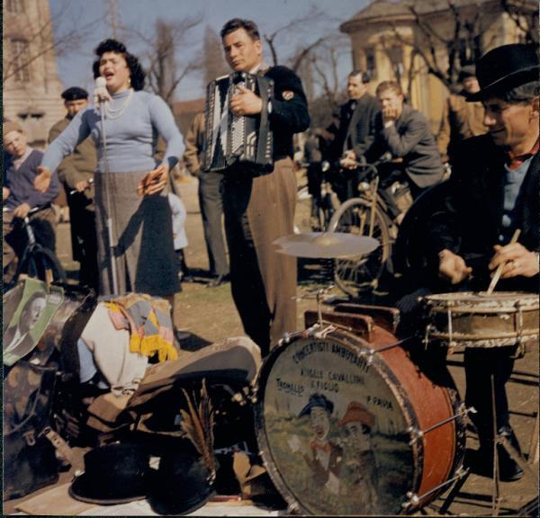  Foto dell'archivio beni culturali lombardia, Marcella Pedone, fotografo principale;
Luogo e data della ripresa: Milano (MI), Italia, 1945 - 1960;
Tecnica: gelatina bromuro d'argento/carta; Misure: 18 x 18;
Milano (MI), Regione Lombardia, fondo Acquisizioni archivio contemporaneo. 
