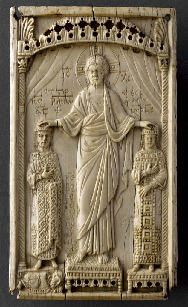 Formella d'avorio che raffigura Ottone II e Theofano (a destra), Parigi, Musée de Cluny, 982/3  