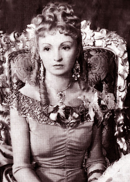 Screenshot dal film Fedora (1942).