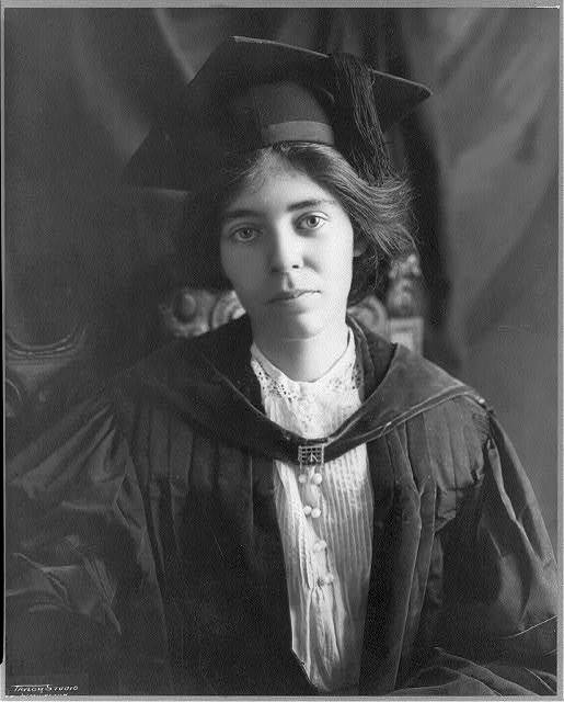 Alice Paul, copyright by Taylor Studio, Washington. Fonte: Library of Congress, immagine in pubblico dominio.