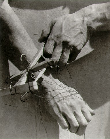 Le mani del burattinaio, Mexico City, 1929.
