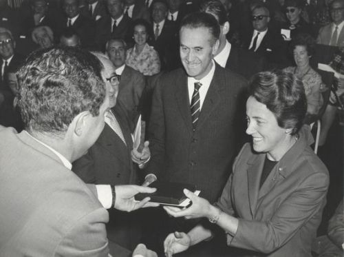 Franco Albini e Franca Helg – Compasso d’Oro Metro Milano Rossa, 1964.